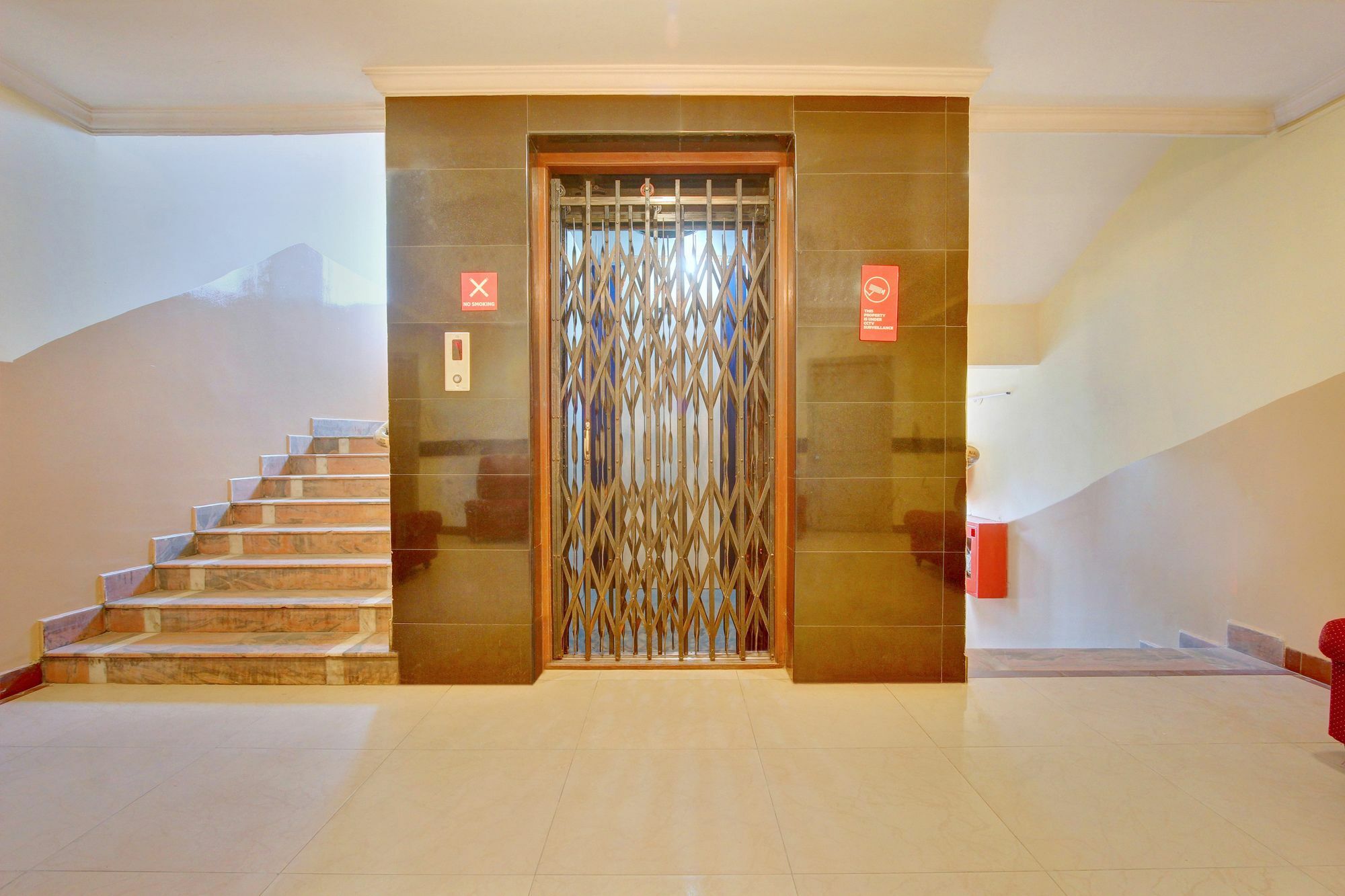 Oyo 10596 Hotel Indu Hyderabad Ngoại thất bức ảnh
