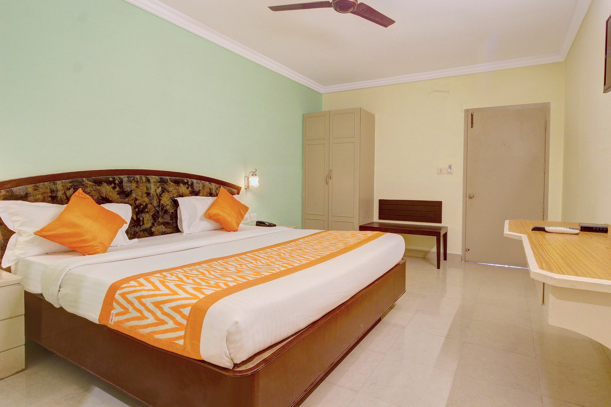 Oyo 10596 Hotel Indu Hyderabad Ngoại thất bức ảnh