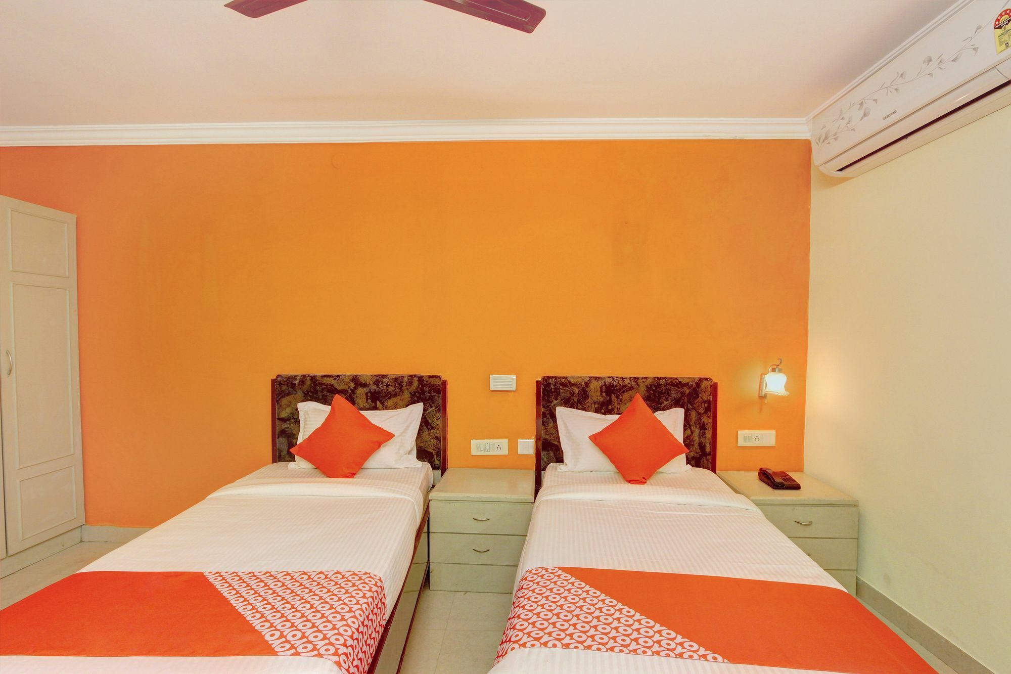 Oyo 10596 Hotel Indu Hyderabad Ngoại thất bức ảnh